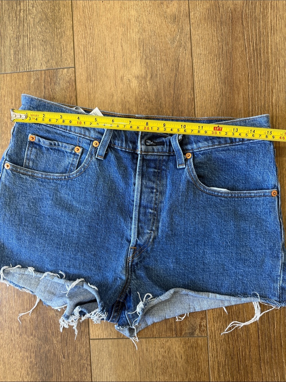 Levi's 501 w30 Women's Dark Blue Denim Cutoff Shorts - Picture 9 of 11